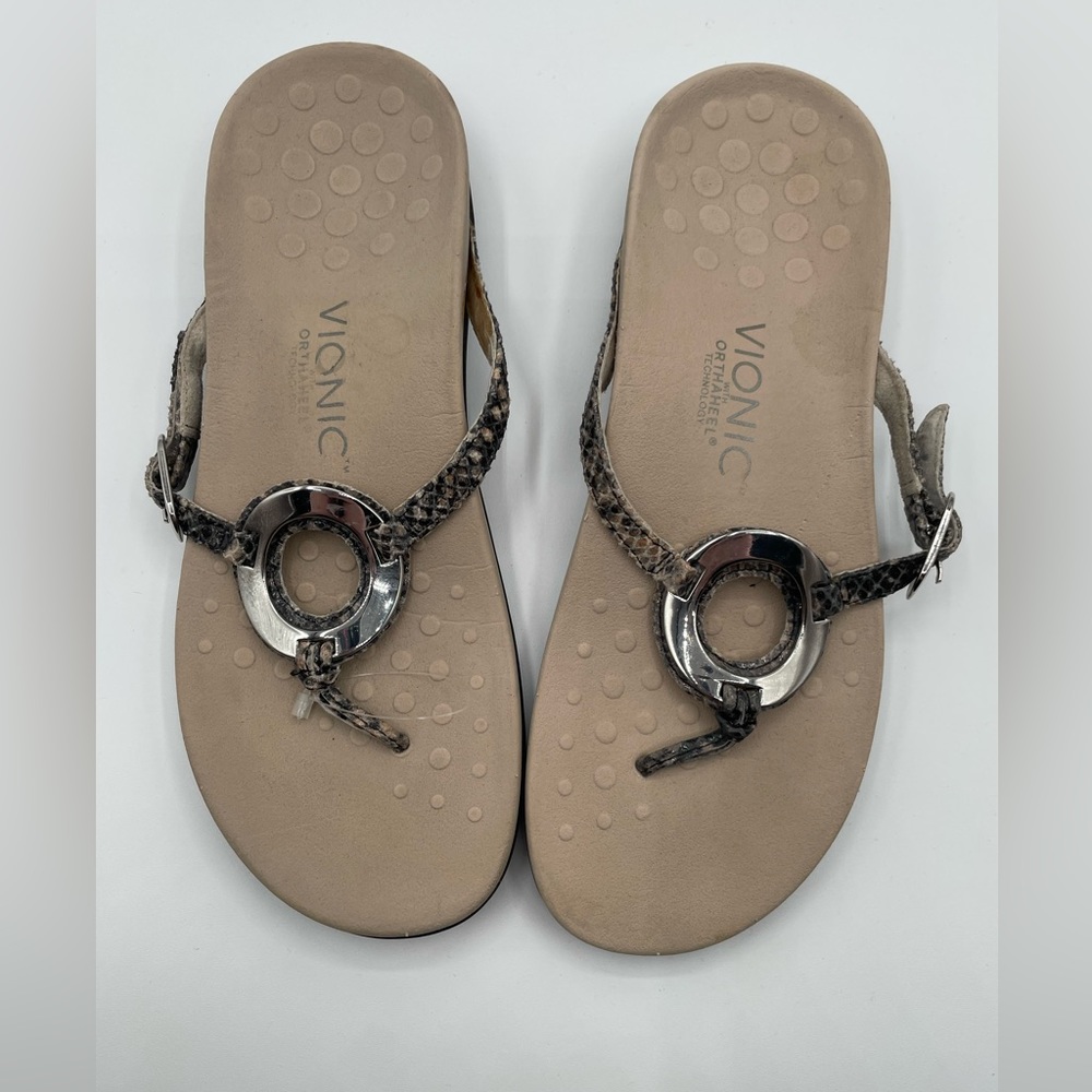 Vionic sandals alligator/snake skin print size 7 women’s